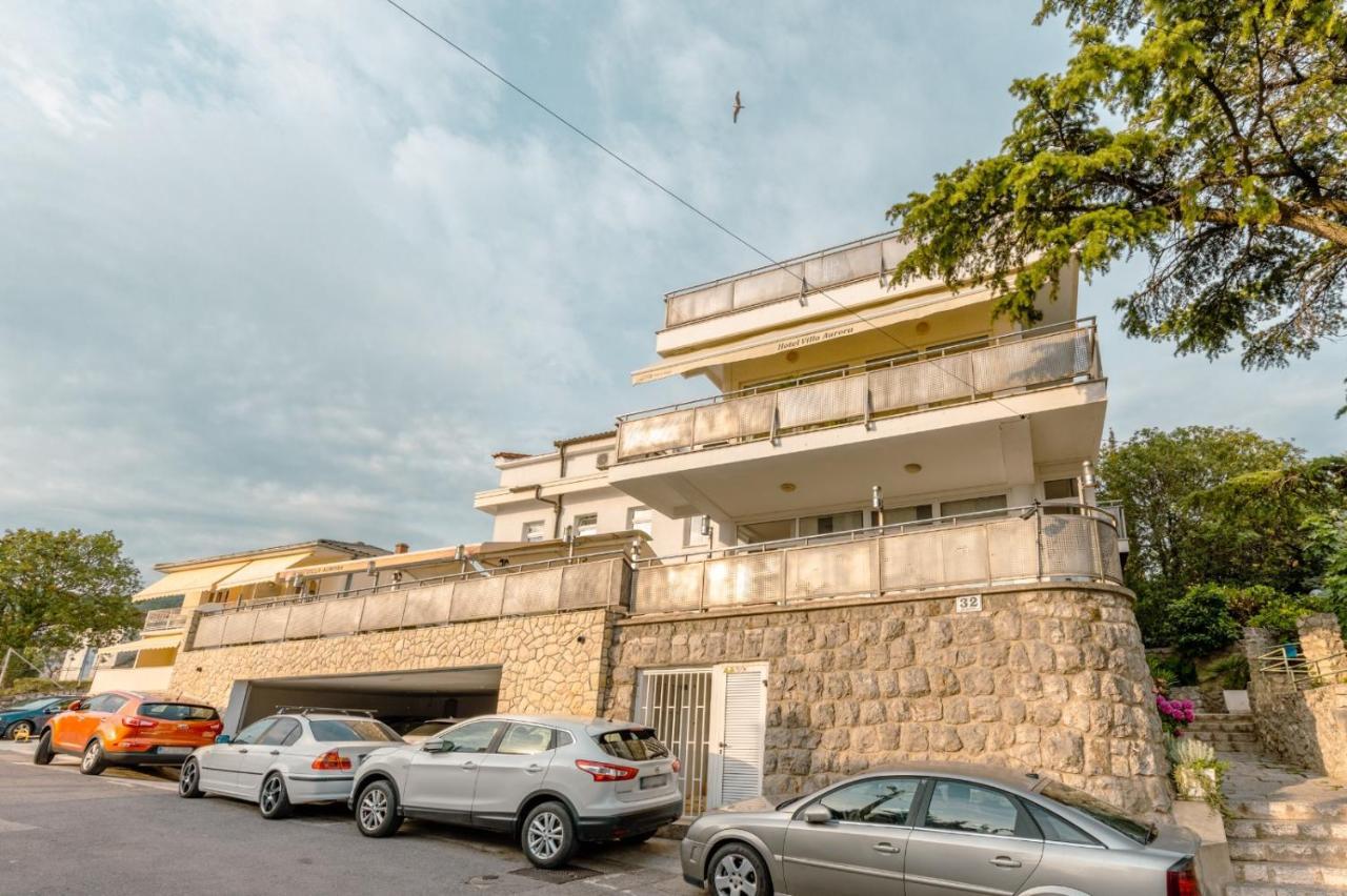Aurora Hotel