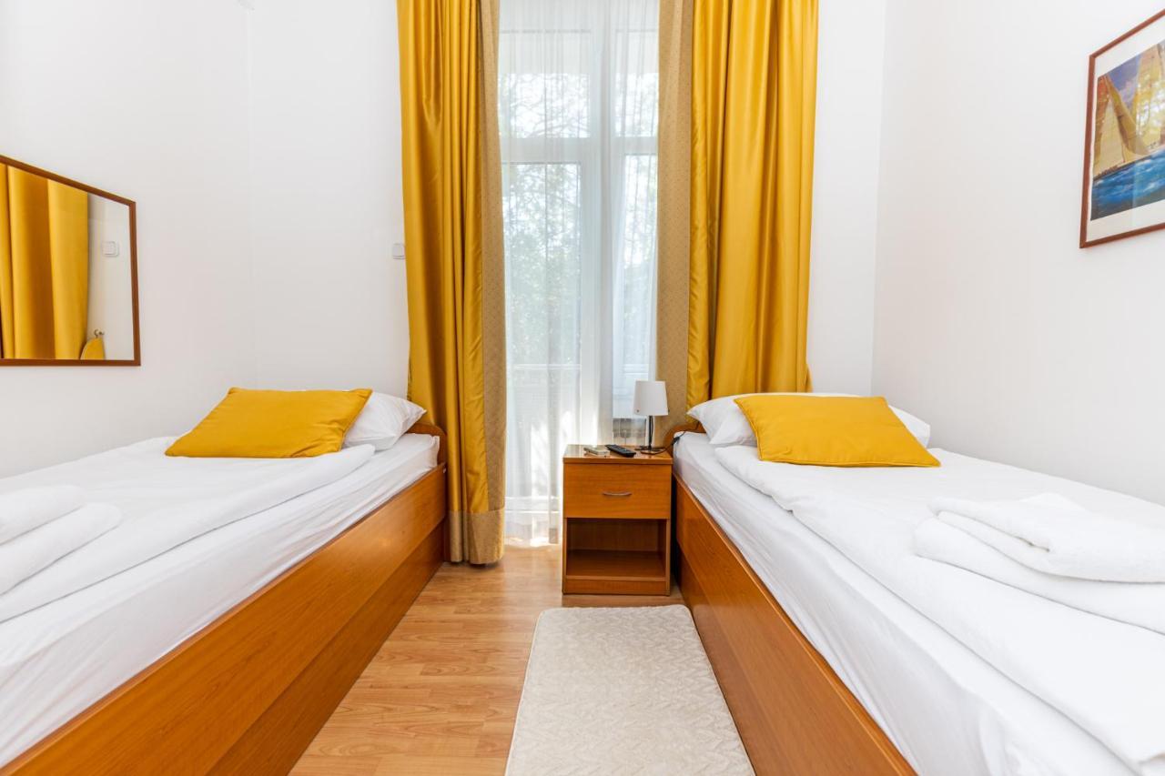 Hotel Aurora 3*