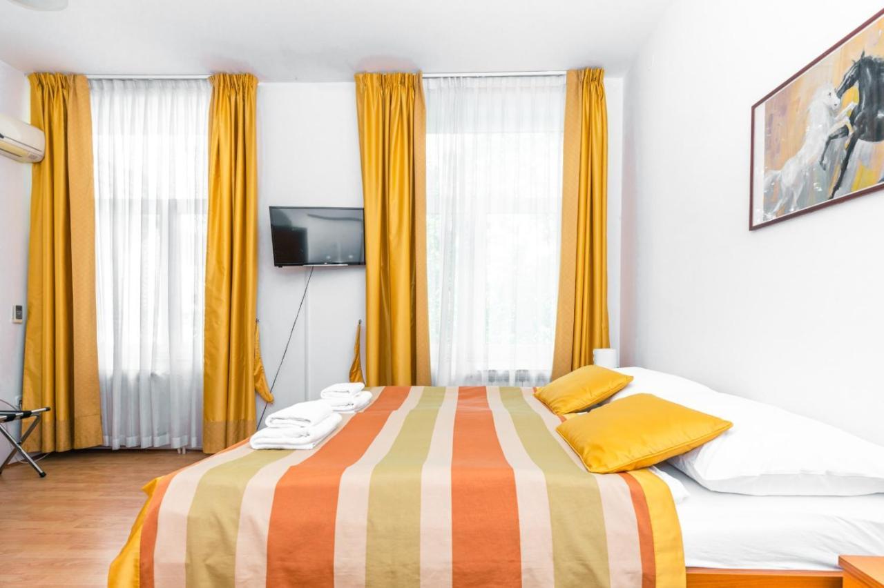 Hotel Aurora 3*
